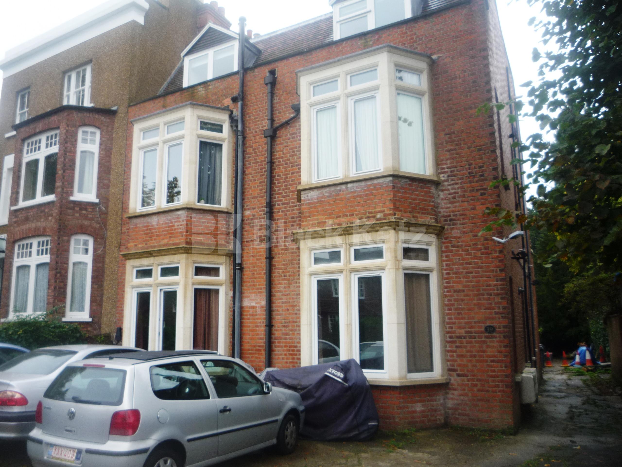 			Lovely 2 bed garden flat moments from the tube, 2 Bedroom, 1 bath, 1 reception Ground Floor Flat			 Eastern Road, East Finchley N2